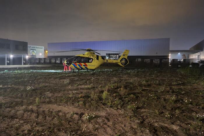 Traumahelikopter ingevlogen voor bedrijfsongeval