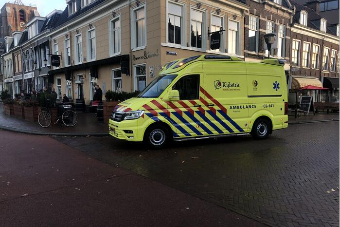 Scooterrijdster gaat hard onderuit