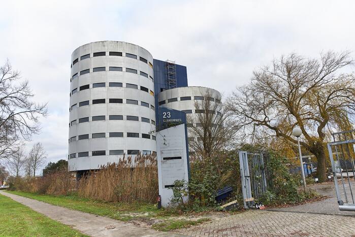 Verloederd Fläktgebouw van binnen gestript