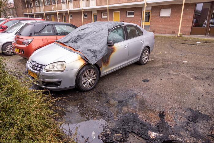 Liendert opgeschrikt door nachtelijke autobranden