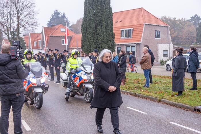 Laatste eer aan overleden brandweerman Pim van der Bruggen