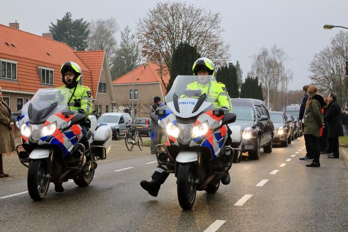 Laatste eer aan overleden brandweerman Pim van der Bruggen