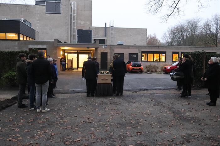 Laatste eer aan overleden brandweerman Pim van der Bruggen