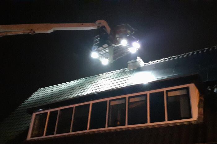 Brand in schoorsteen van woning