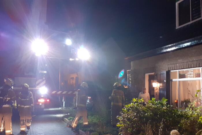 Brand in schoorsteen van woning