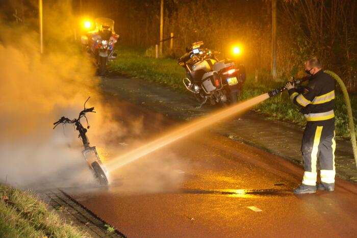 Scooter vat vlam tijdens rit