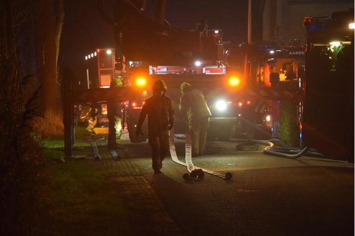 Flinke rookontwikkeling bij brand in bedrijfsloods