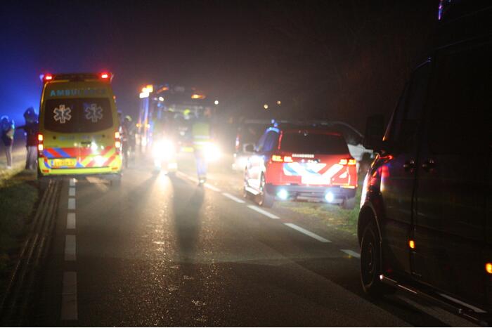 Mercedes compleet onderwater