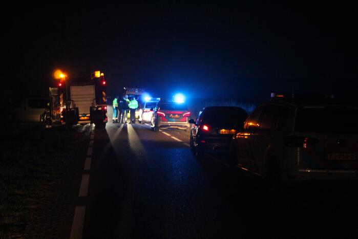 Mercedes compleet onderwater