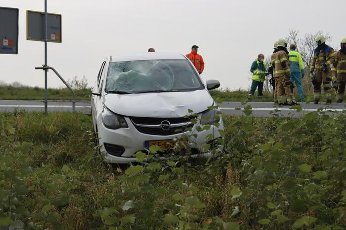 Traumahelikopter landt voor zwaargewond persoon