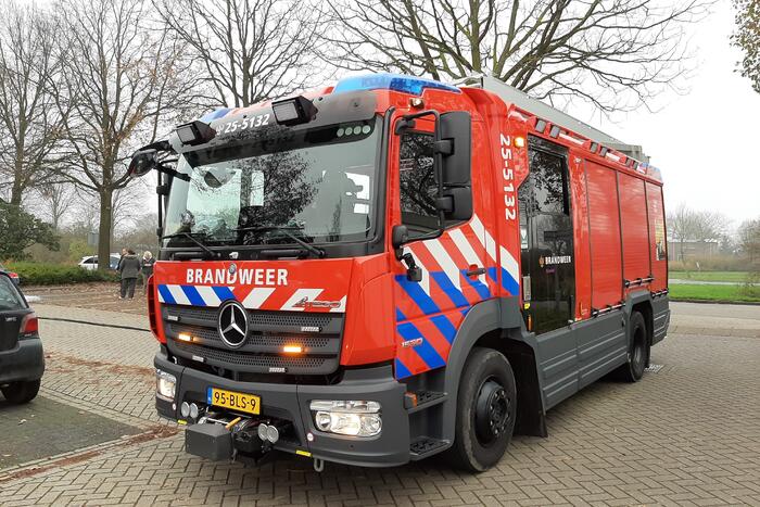 Auto met pech vliegt in brand