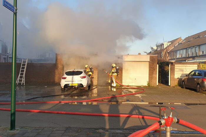 Veel rook bij brand in bijgebouw