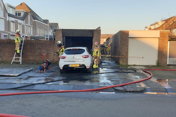 Veel rook bij brand in bijgebouw