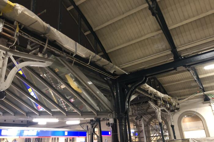 Treinstation Leeuwarden afgesloten door verwijderen asbest