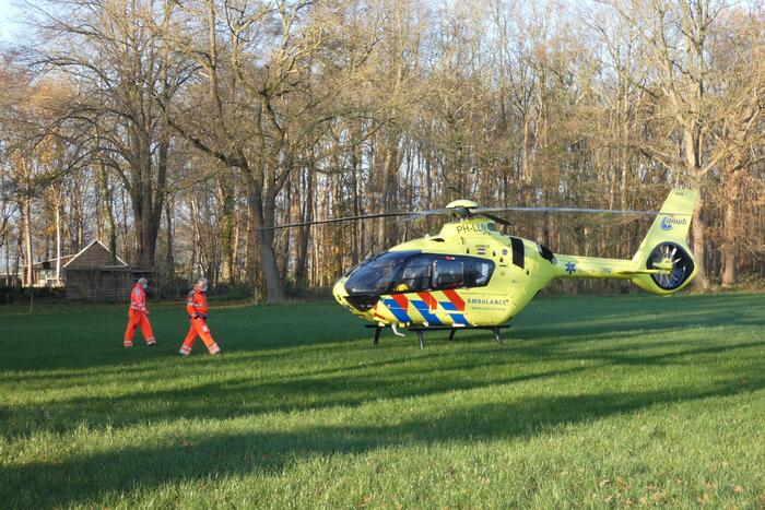 Mountainbiker ernstig gewond na val