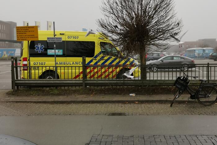 Kind op fiets aangereden door auto