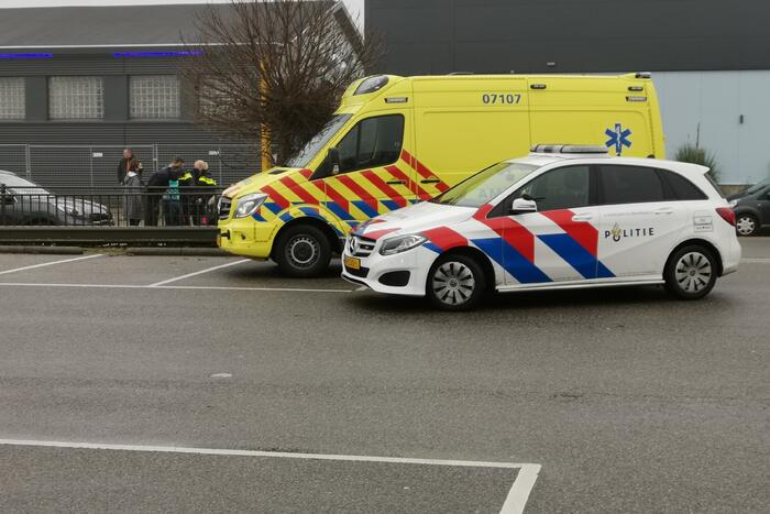 Kind op fiets aangereden door auto