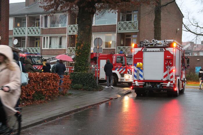 Brand in een trappenhuis van flatgebouw