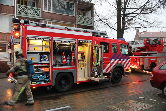 Brand in een trappenhuis van flatgebouw