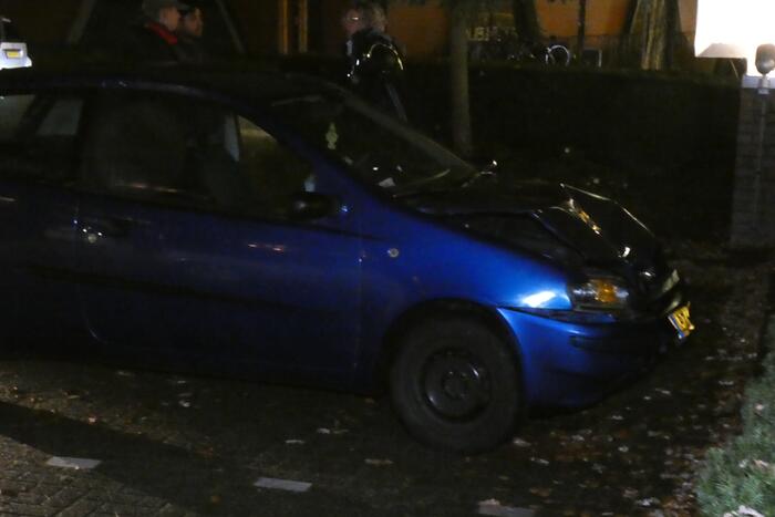 Automobilist verliest macht over het stuur en belandt in vangrail