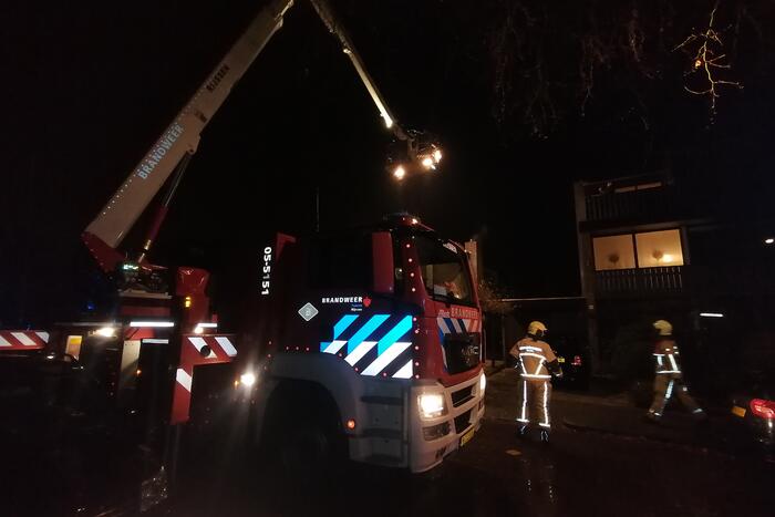 Brand in schoorsteen van woning