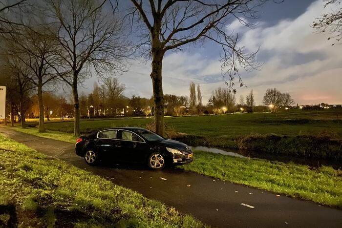 Bestuurder gaat er vandoor bij eenzijdig ongeval