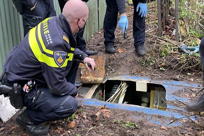 Politie vindt ondergrondse container met hennepkwekerij