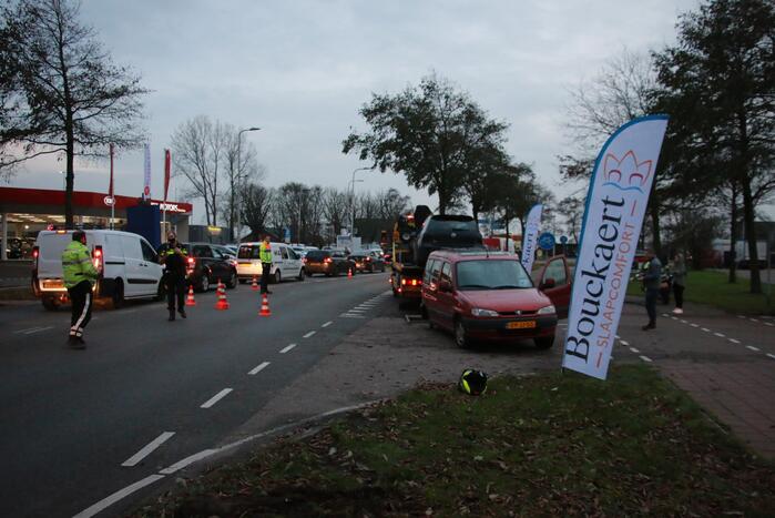 Wiel van auto breekt af na aanrijding