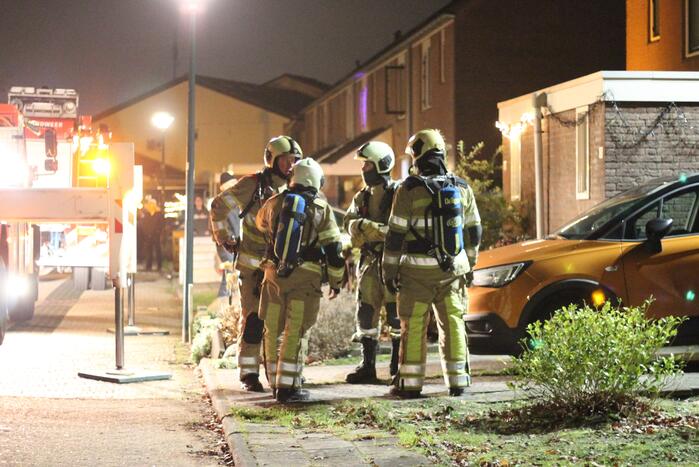 Brand in zonnepanelen op dak van woning