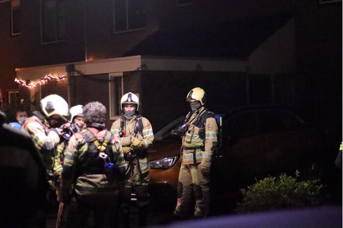 Brand in zonnepanelen op dak van woning