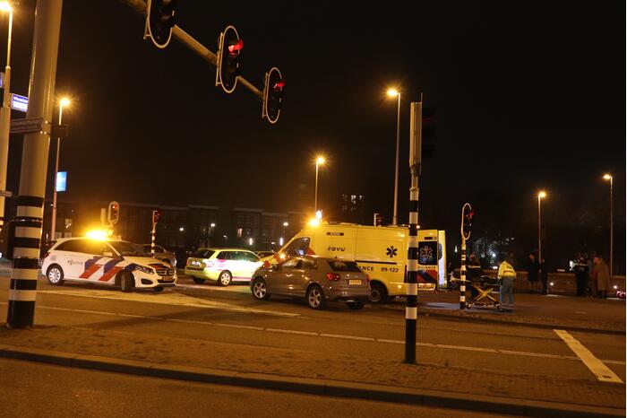 #Utrecht Scooterrijder gewond na aanrijding met auto Grauwaartsingel Utrecht.