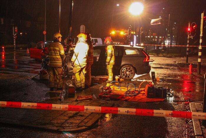 Fikse schade bij botsing tussen twee wagens