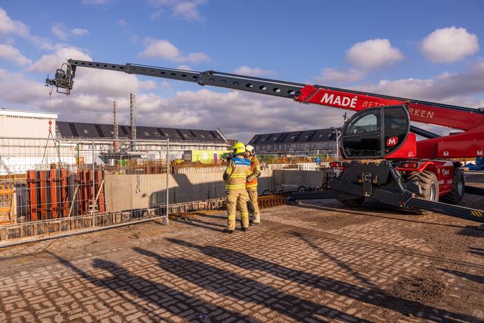Persoon gewond bij val in drie meter diepe bouwput