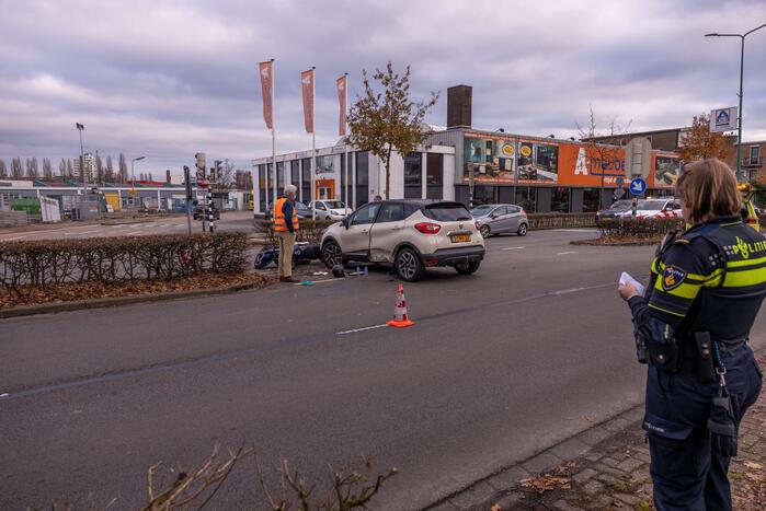 Motorrijder gewond bij botsing met auto