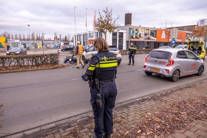 Motorrijder gewond bij botsing met auto