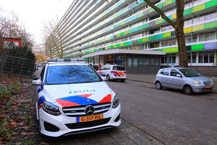 Foto-update: #Zeist Steekpartij in flatwoning Laan van Vollenhove Zeist.