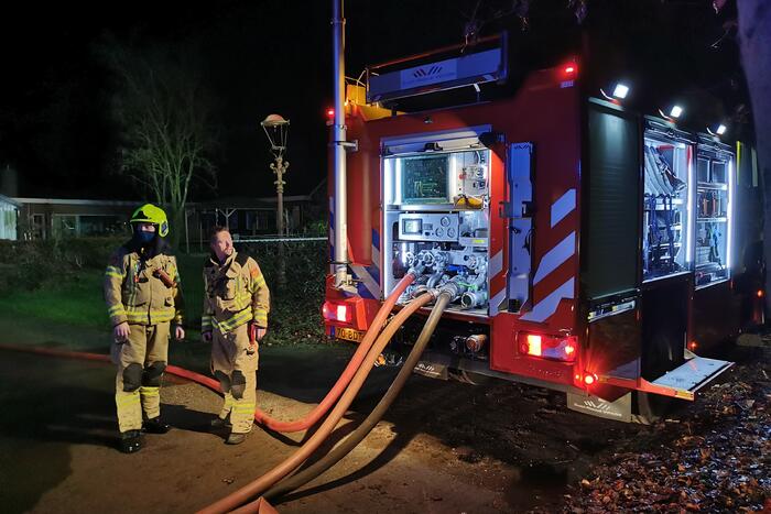 Uitslaande brand legt schuur in de as