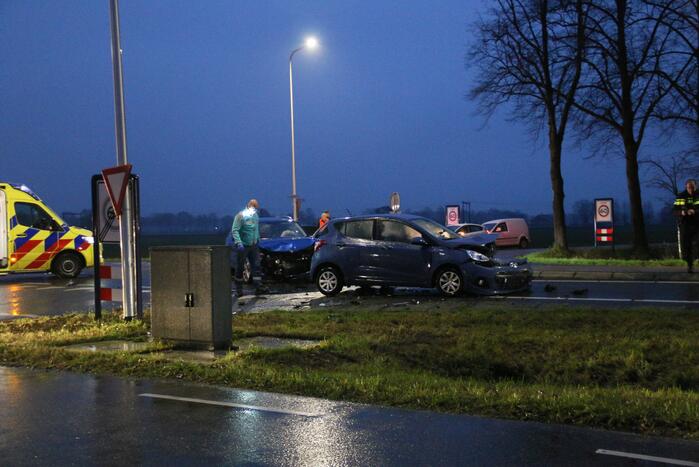 Frontale aanrijding op kruising