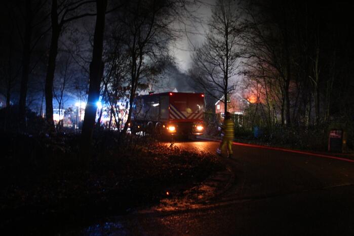 Grote uitslaande brand in schuur
