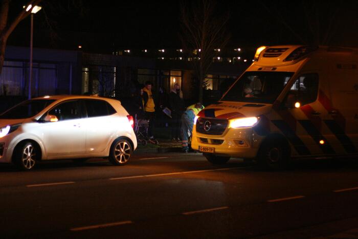 Vrouw met rollator gewond op zebrapad