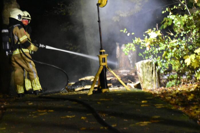 Brand in boom snel geblust