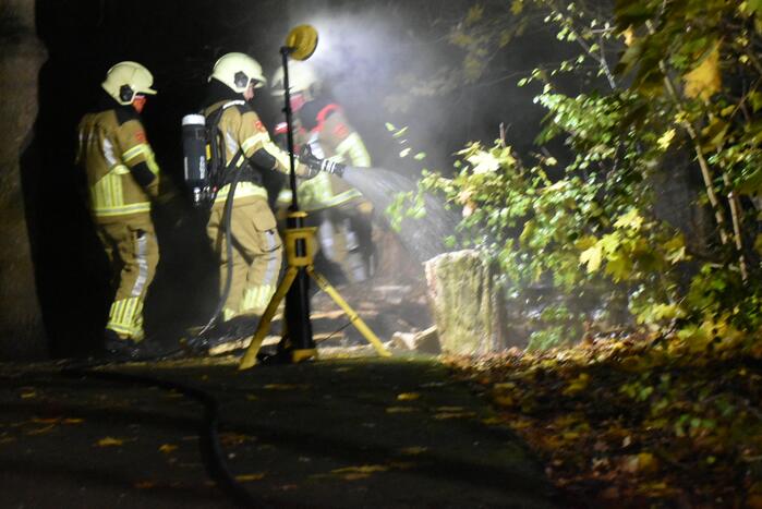 Brand in boom snel geblust