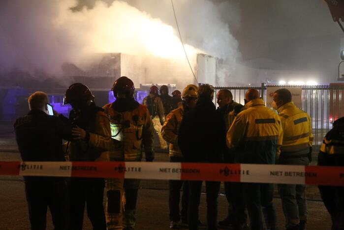 Uitslaande brand in loods Casper de Haan