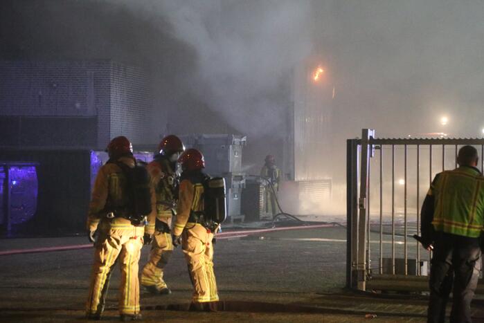 Uitslaande brand in loods Casper de Haan