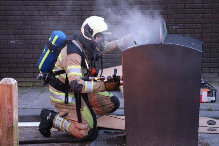 Brand in papiercontainer