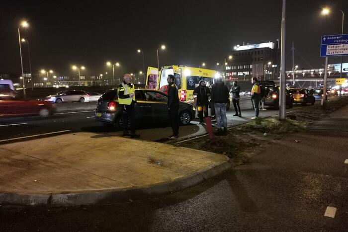 Scooterrijder gewond bij aanrijding met auto
