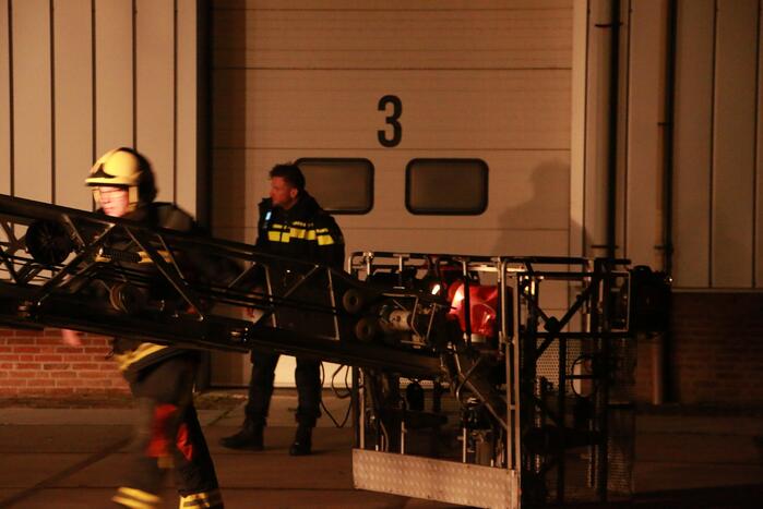 Veel rook bij brand in bedrijfspand