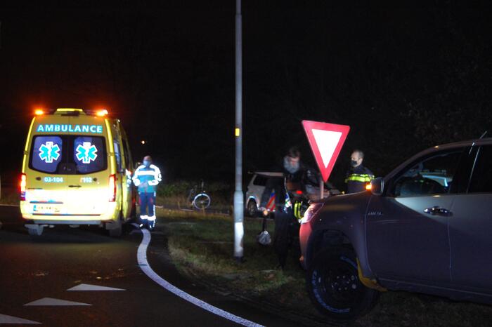 Quadrijder gewond bij botsing met auto
