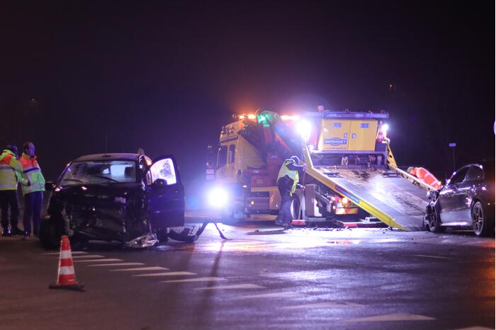 Ravage bij ongeval tussen meerdere voertuigen
