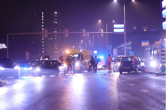 Ravage bij ongeval tussen meerdere voertuigen